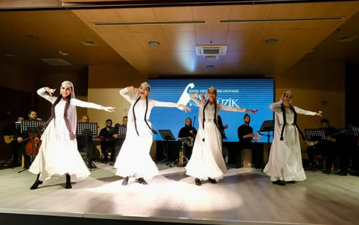 İzmir Devlet Türk Dünyası Topluluğu Deve Güreşi Festivali Açılışı