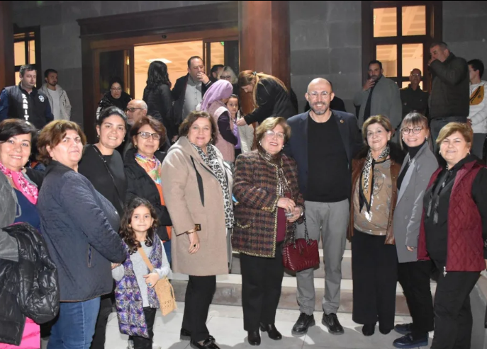 İzmir Devlet Türk Dünyası Topluluğu Anadolu Ezgileri