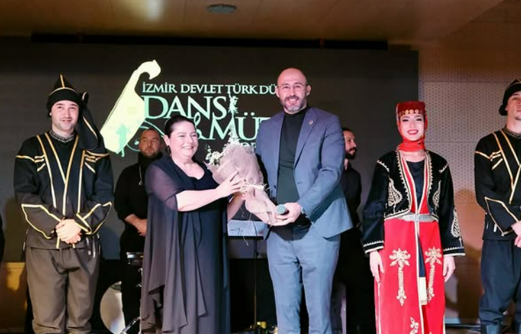 İzmir Devlet Türk Dünyası Topluluğu Deve Güreşi Festivali Açılışı