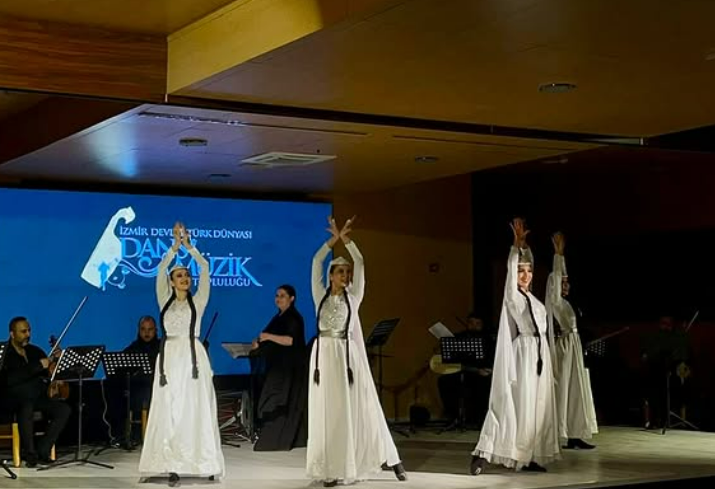 İzmir Devlet Türk Dünyası Topluluğu Deve Güreşi Festivali Açılışı