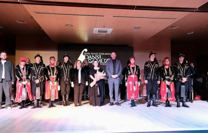 İzmir Devlet Türk Dünyası Topluluğu Deve Güreşi Festivali Açılışı